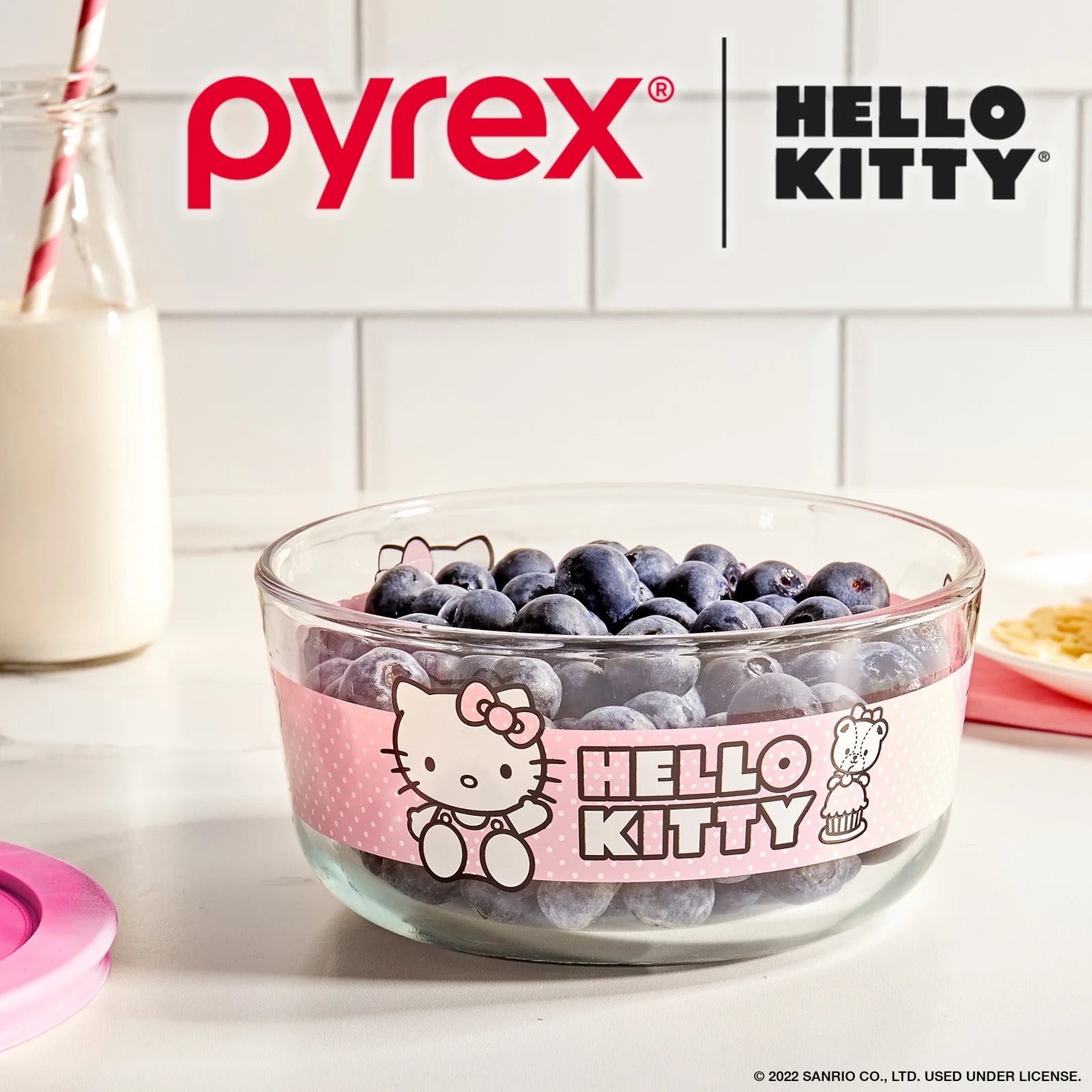 Hello Kitty 4-Cup round Glass Storage Container with Pink Airtight Lid, 2-Piece